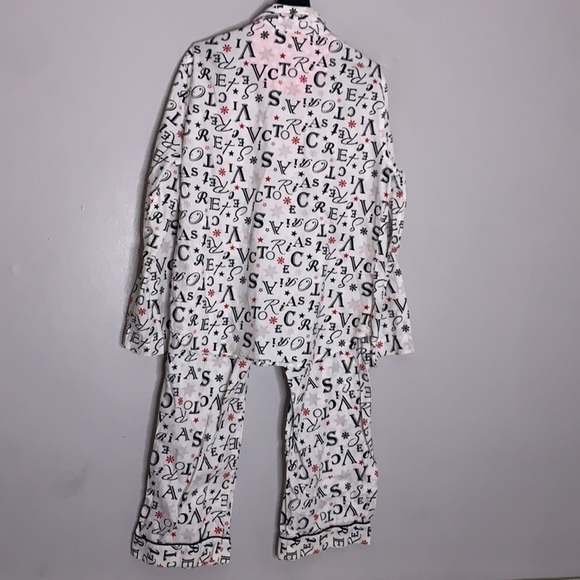 Victoria’s Secret Graphic Print snowflake two piece pajama set medium - Picture 4 of 8